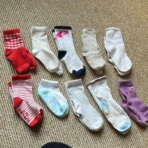 10 pairs of Carters toddler girl 2-4 years socks